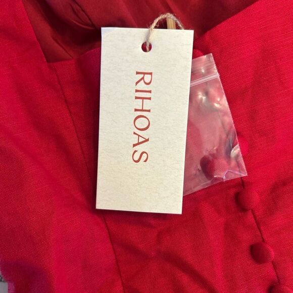 Red Sleeveless Women's Top NWT - Picture 4 of 5